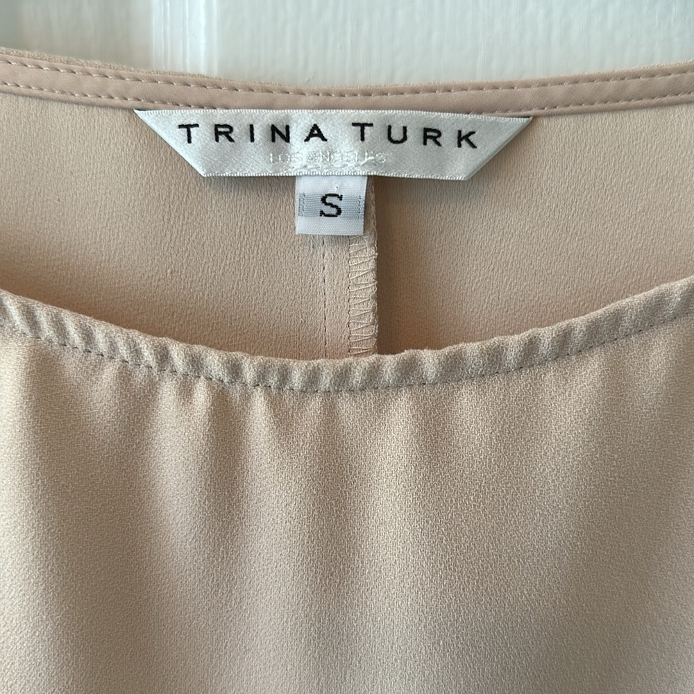 Trina Turk blush/nude ish  colored  top with pleats and baggy short sleeves - Picture 2 of 4